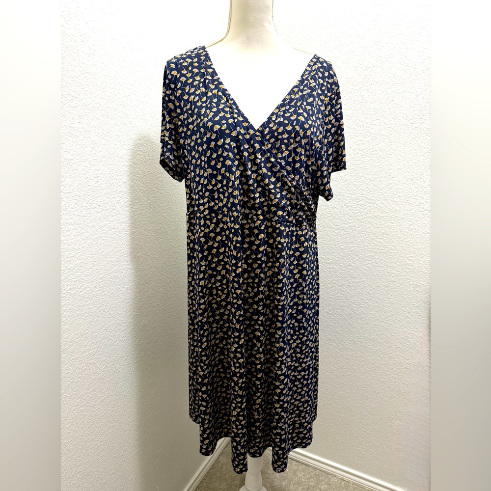 Kaileigh Navy Floral  Print Dress Size 3X
